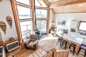 Télévision, cheminée