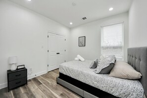 3 chambres, fer et planche à repasser, Wi-Fi gratuit, draps fournis
