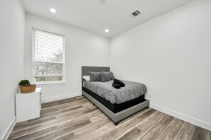 3 Schlafzimmer, Bügeleisen/Bügelbrett, kostenloses WLAN, Bettwäsche