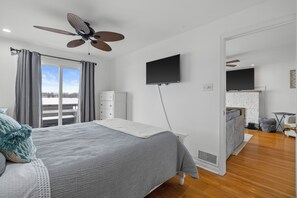 2 bedrooms, iron/ironing board, travel cot, WiFi