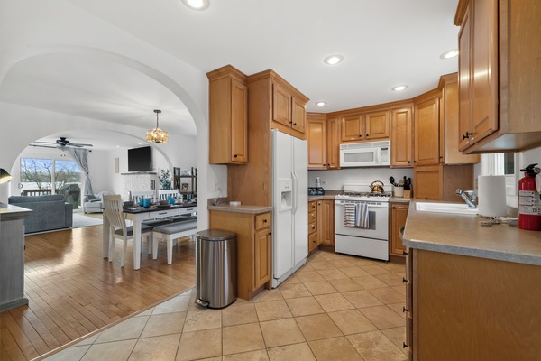 Refrigerador, microondas, horno, placa de cocina