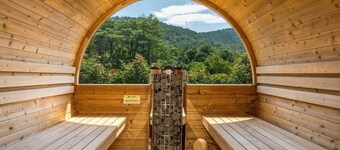 Branch and Barrel: Hot Tub & Sauna + Mtn Views