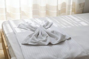 4 bedrooms, iron/ironing board, travel crib, WiFi - Billy’s 4 BDR Apartment by PS (Durrës)