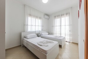 4 Schlafzimmer, Bügeleisen/Bügelbrett, Reisekinderbett, WLAN