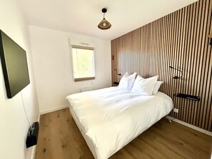 3 chambres, fer et planche à repasser, accès au Wi-Fi (inclus)