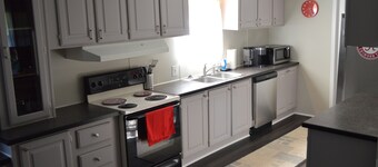 Charming 3-bedroom - 20 mins to campus