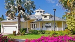 Exterior - Gorgeous Paradise Village boating community on the Imperial River (Bonita Springs)