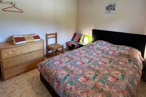 3 bedrooms, travel cot, free WiFi