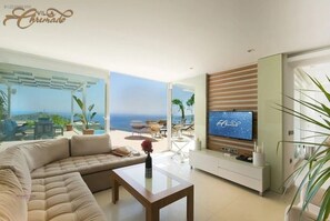 Smart-TV og peis