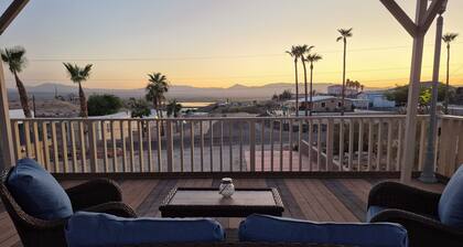Spacious 4-bedroom house with AC, WiFi in wonderful Golden Shores