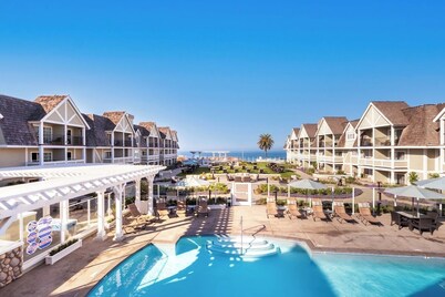 Charming resort in superb Carlsbad Village with ocean view - June 28 to July 5th