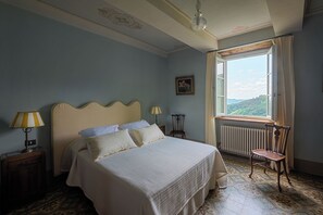 5 Schlafzimmer, Bügeleisen/Bügelbrett, Reisekinderbett, WLAN