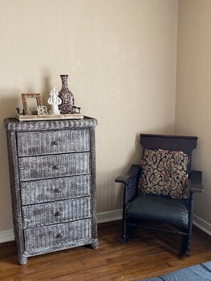 Interior - 2-bedroom Vintage Cottage in Sherman, Texas (Sherman)