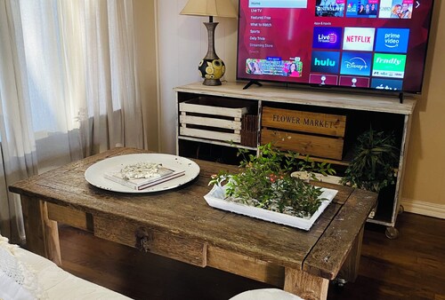 2-Bedroom Vintage Cottage in Sherman, TX