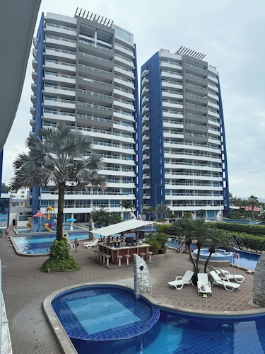 The ocean view condo .”Diamond Beach “ . 2 bedroom with air and WiFi. 2 floor