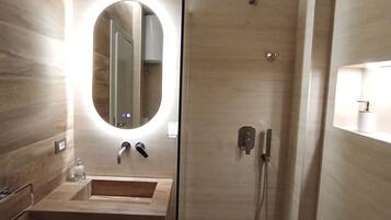 Dusch, hÄrtork, bidé och handdukar