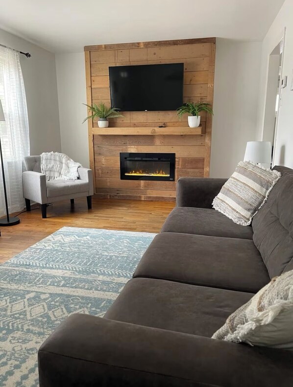 Smart TV, fireplace, printers - Charming 3-bedroom house in enchanting Arthur (Arthur)