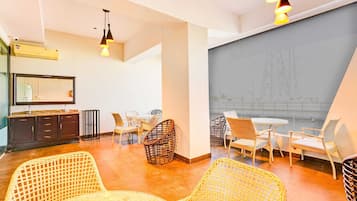 House | Dining