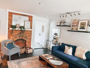 Télévision, cheminée