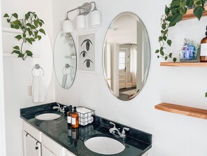 Haartrockner, Handtücher