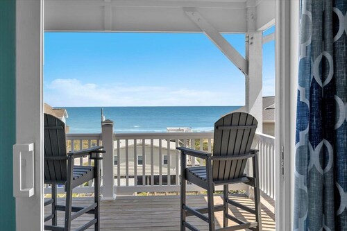 Brand New Oceanview 8bed/7.5 bath Hot Tub EV Charger