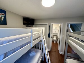 2 quartos, berço de viagem, Wi-Fi de cortesia, roupa de cama