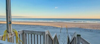 New Listing Sea Queen in Queens Grant 2 bed/2 bath