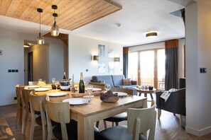 Apartment | Dining - Apartment in France With Ski-in/ski-out Access (Risoul)
