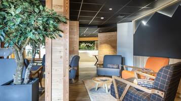 Apartment | Reception