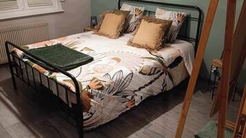 4 quartos, ferros/tábuas de passar roupa, Wi-Fi, roupa de cama