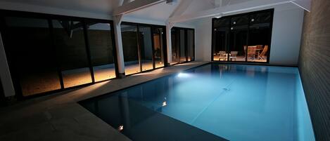 室内游泳池,恒温泳池