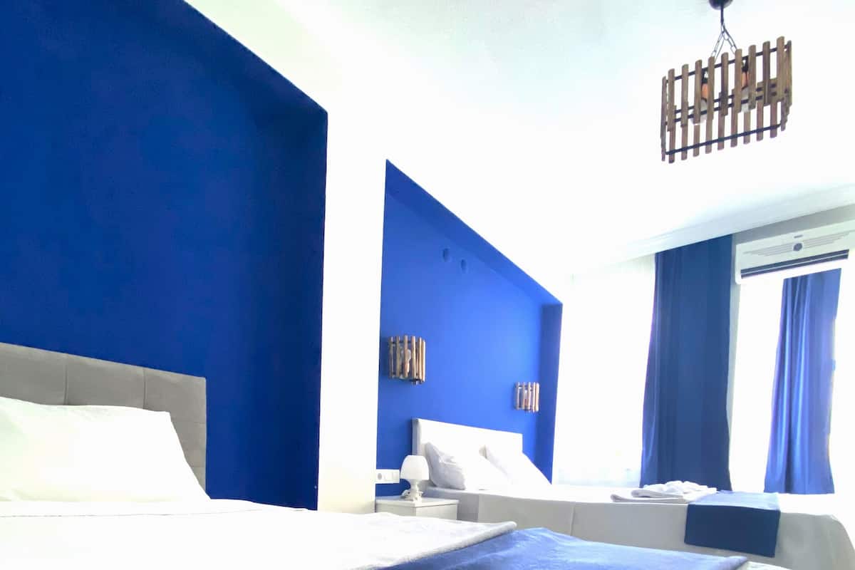 Standard Triple Room, Balcony | Desk, free WiFi