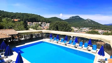 Außenpool (je nach Saison geöffnet)