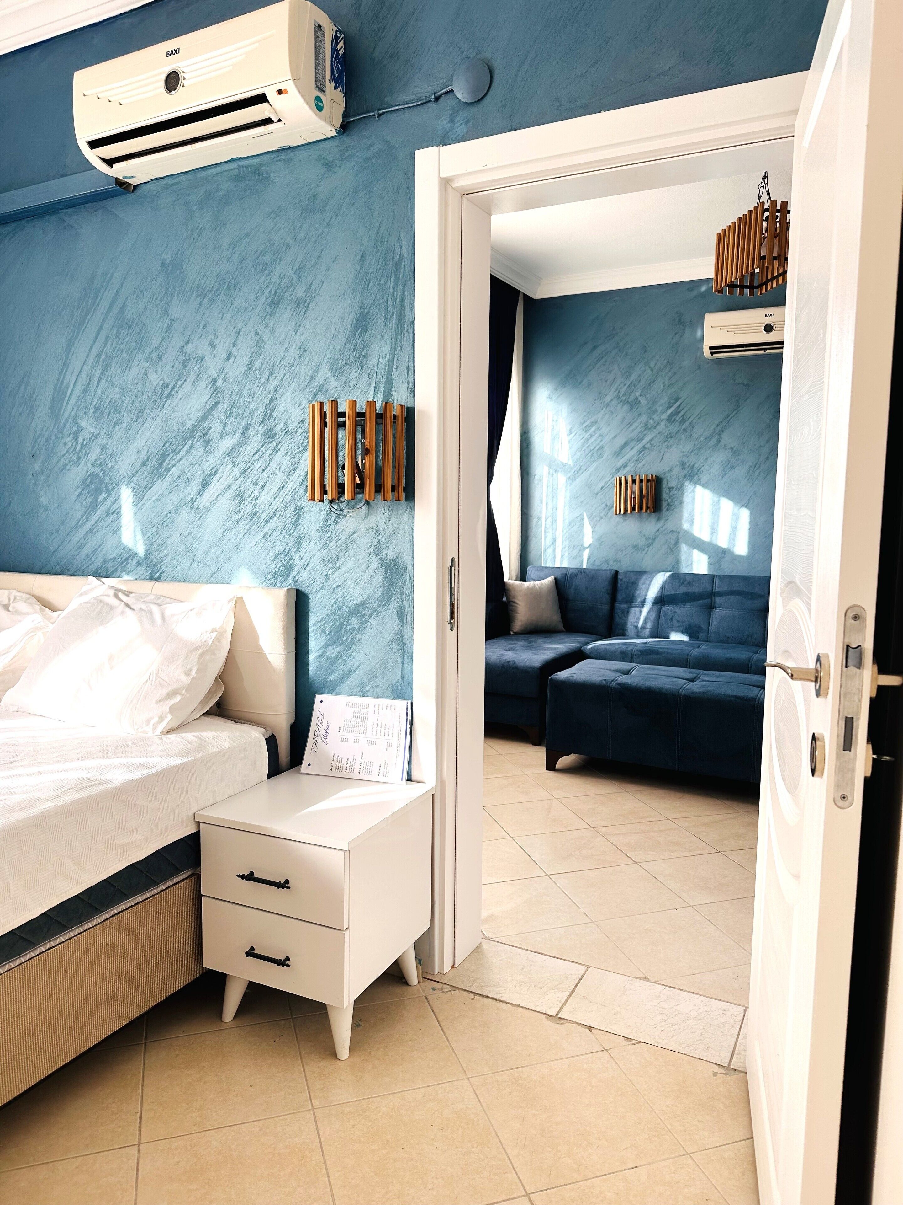 책상, 무료 WiFi, 침대 시트