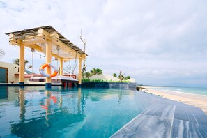 Piscina a l'aire lliure 