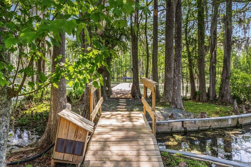 Merritt's Mill Pond Hideaway - 2.5 acres of waterfront paradise