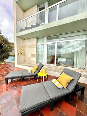 Terrace/patio - Casa Andorinha - Luxury Villa With Private Pool & Coastal Views (Foz do Arelho)