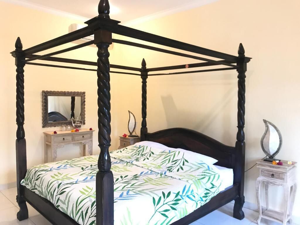 Deluxe Room, 1 King Bed, Air conditioning, Park View | Individually decorated, desk, laptop workspace, blackout drapes