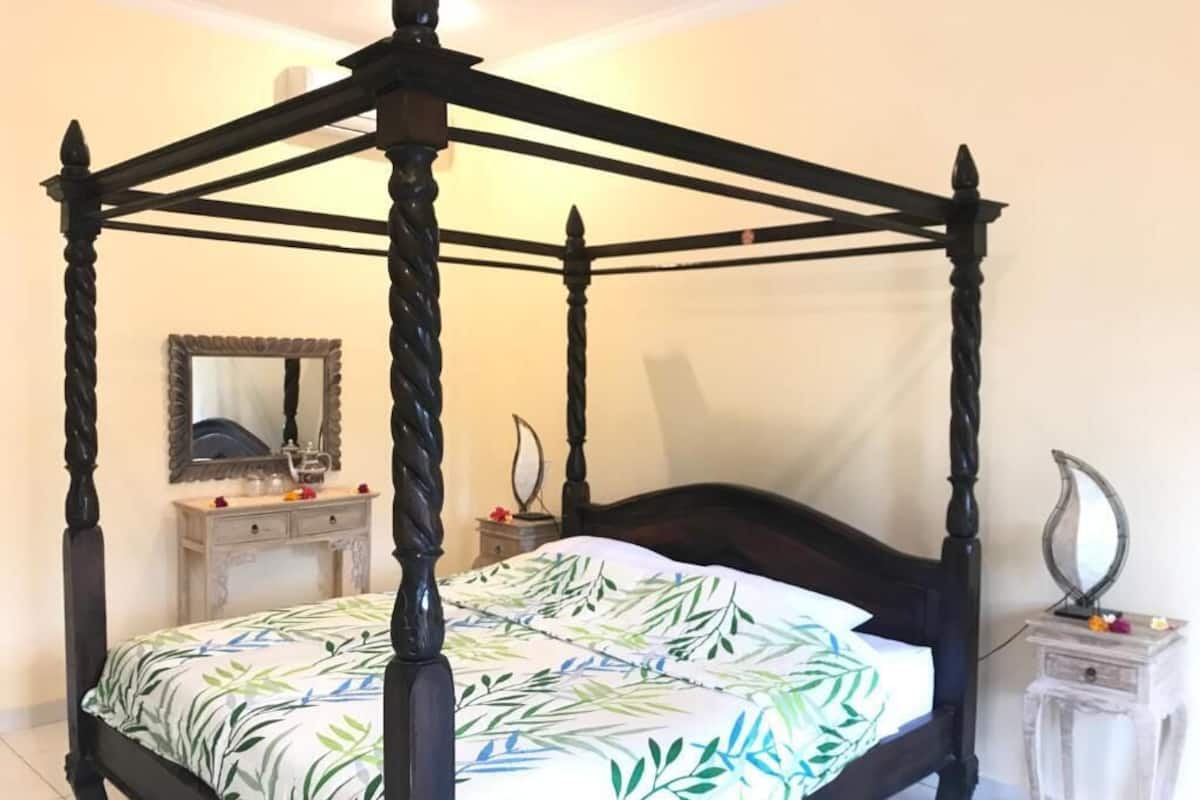 Deluxe Room, 1 Katil Raja (King), Penyaman udara, Park View | Dihias secara berasingan, meja, ruang kerja komputer riba