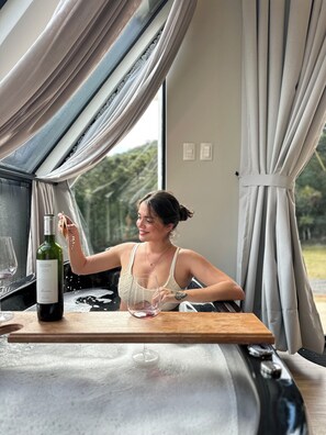 Baita Deluxe, vista montagna | Bagno | Vasca e doccia separate, vasca idromassaggio, doccia idromassaggio