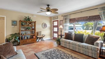 TV connectée, jeux vidéo, lecteur de DVD, livres