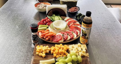 Your own Tropical Oasis with a fabulous pool 1 min from the beach