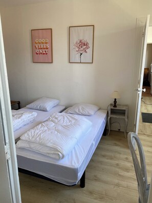 3 bedrooms, iron/ironing board, WiFi