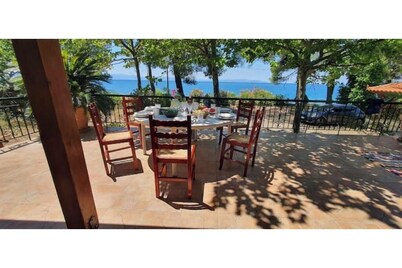 Dafni Beach House