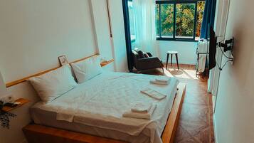 Classic Triple Room, Partial Sea View