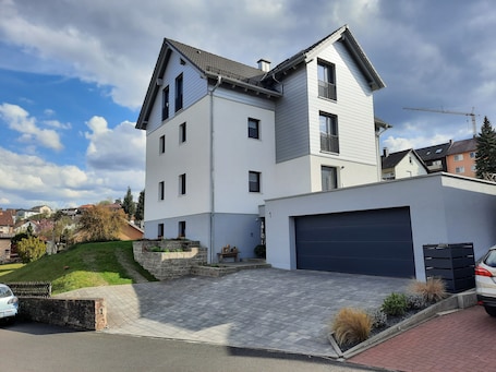 外観. New from spring 2025! Vacation apartment "Kleine Auszeit" in the Spessart