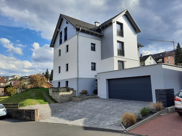 Exterior - New from spring 2025! Vacation apartment "Kleine Auszeit" in the Spessart (Burgsinn)