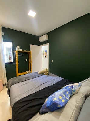 2 chambres, fer et planche à repasser, Wi-Fi gratuit, draps fournis