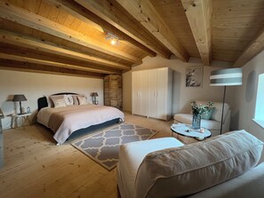 5 bedrooms, iron/ironing board, travel crib, free WiFi