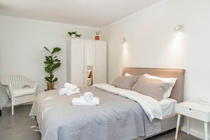 2 chambres, fer et planche à repasser, Wi-Fi, draps fournis